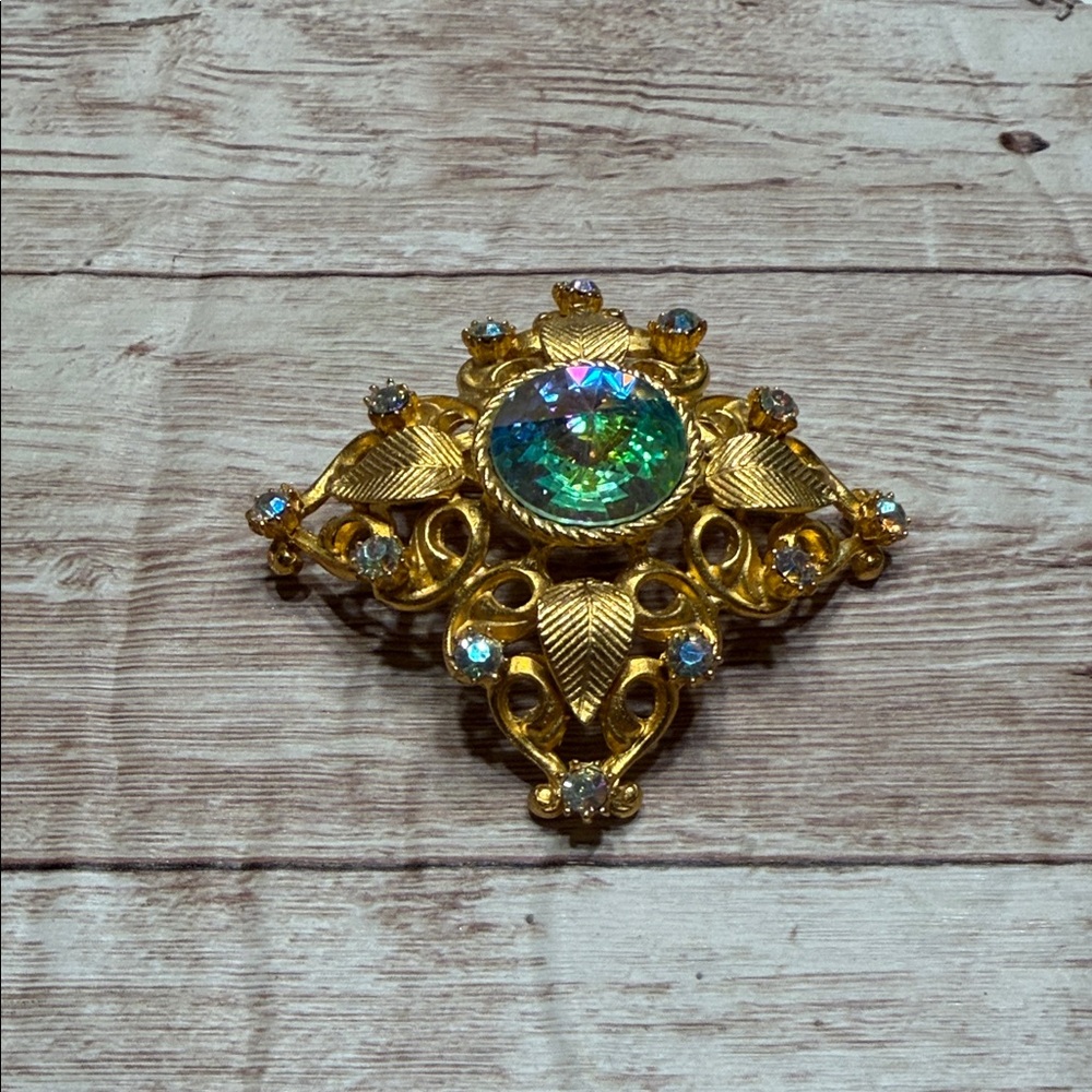 Vintage Gold Tone Brooch with Blue Green Gemstone and Rhinestones - Picture 2 of 7
